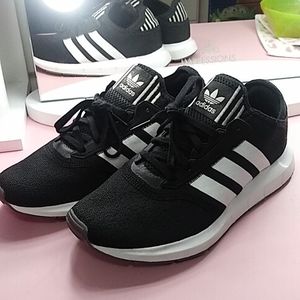 Women adidas size 8